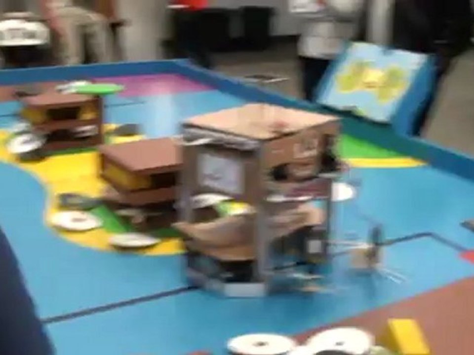 Arialix 2009 - Goldorak et les pirates de l'espace, match amical à la coupe de france de robotique 2012