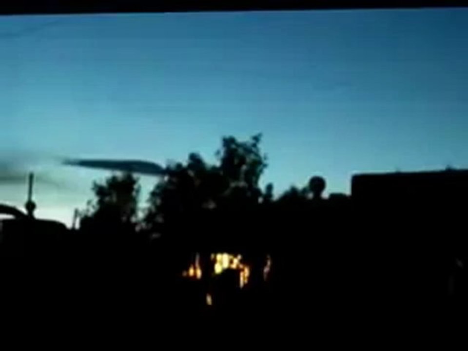 Syria فري برس ريف حلب دابق   رفع علم الاستقلال ع مبني البلدية 21= 5 2012 Aleppo