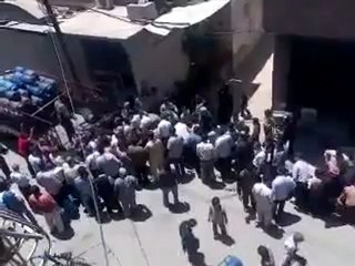 Syria فري برس ريف دمشق دوما ازمة الغاز في المدينة 21 5 2012 Damascus