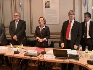 Visite au CNRS de Geneviève Fioraso, ministre de l'Enseignement supérieur et de la Recherche