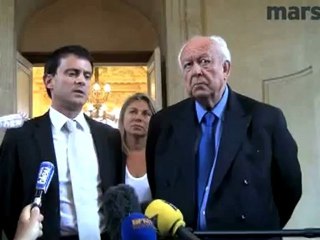 Gaudin et Valls sortent de leur entretien à la mairie de Marseile