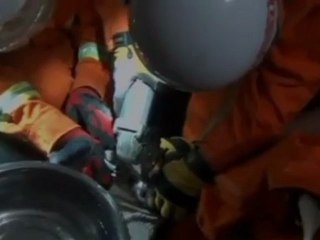 Fujian Boy Escapes Serious Injury After His Finger Gets Stuck in Lock