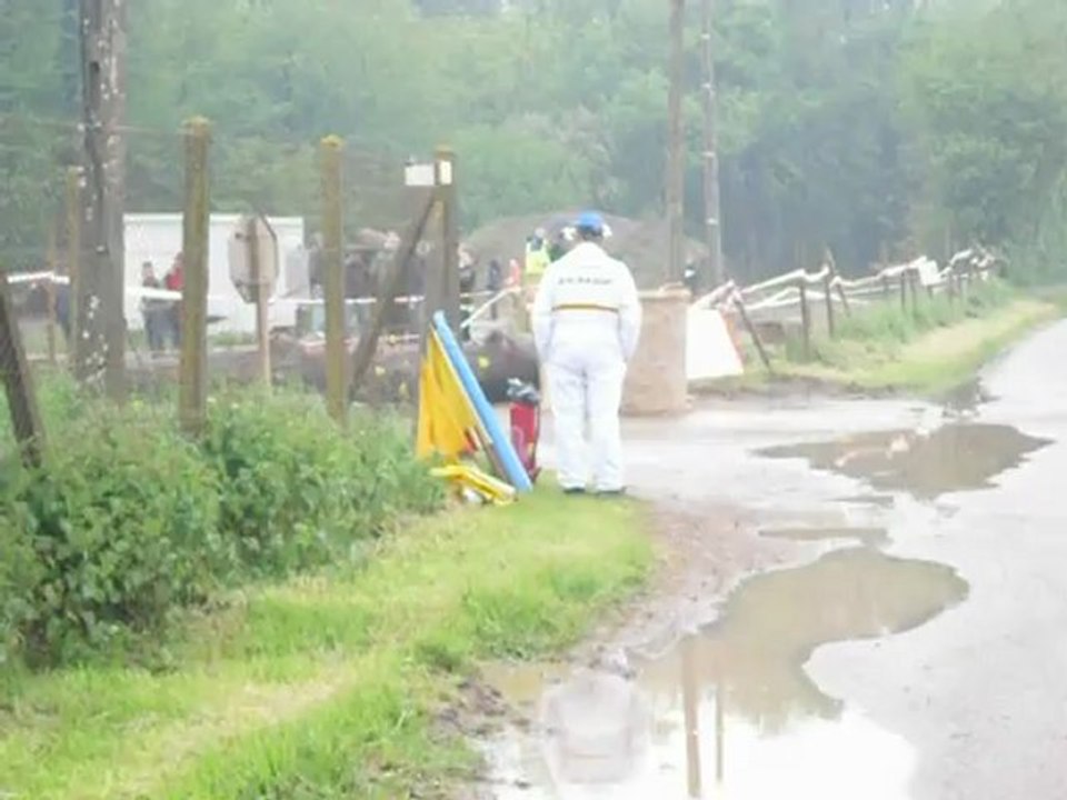 Passage chaud de Dimitri Hardier rallye de Mezidon 2012