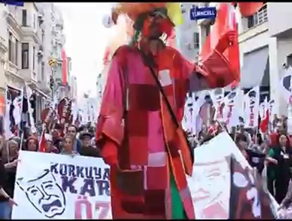 TGB 19 Mayıs 2012 gençliğin diriliş yürüyüşü,Kutlama yasağını kaldırıyoruz