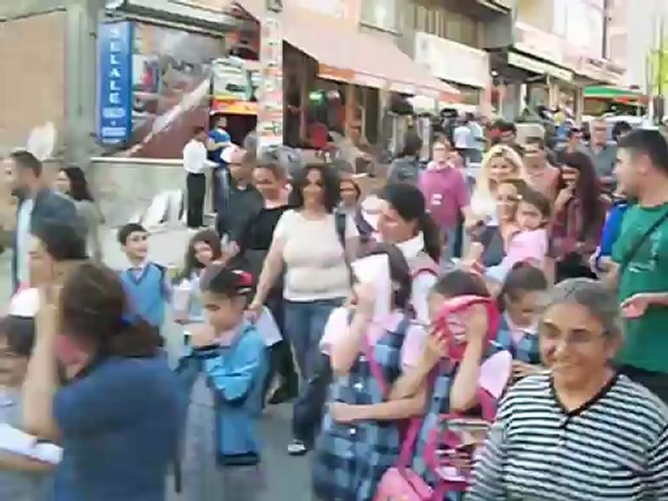 4+4+4 de Gazi de tepki