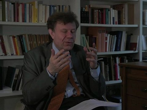 Portrait de Roger Chartie: La numérisation des documents historiques