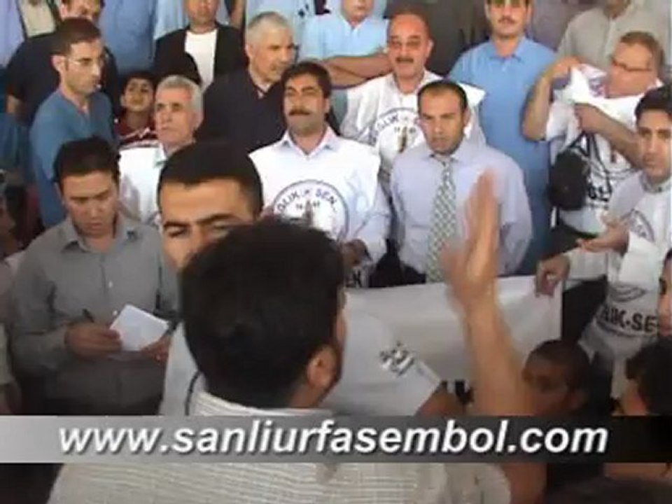 ŞANLIURFA'DA DOKTORLAR BEKLENMEDİK TEPKİYLE KARŞILAŞTI