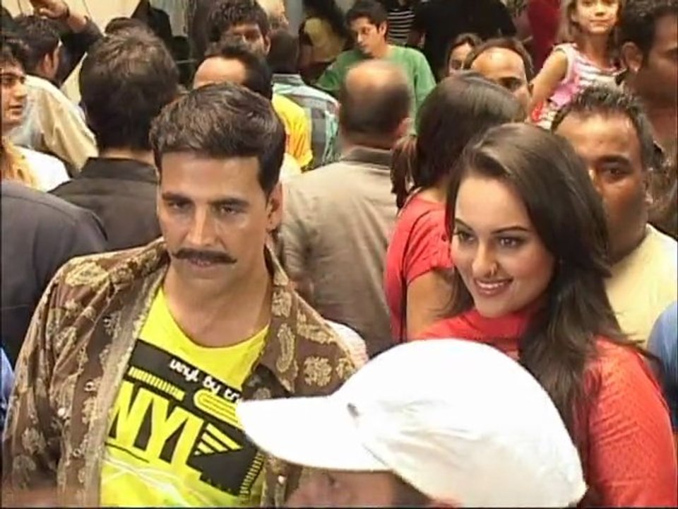 On Location Of CID With Akshay Kumar And Sonakshi - TV News