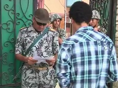 Egyptians vote in historic presidential poll