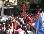 Mersin'deki Memur Eylemine Polis Mudahalesi 10 Yarı