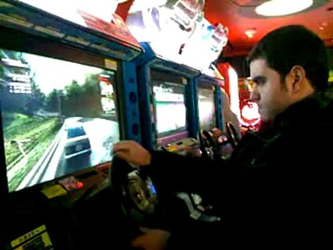 berserk1981 gioca a Initial D extreme stage a tokyo sega club arcade