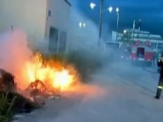 Hundreds of Greeks clash with police