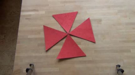 Pyramide 3 D = Croix Templier 2 D