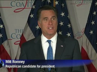Romney, playing to Hispanic crowd, hits out at Obama