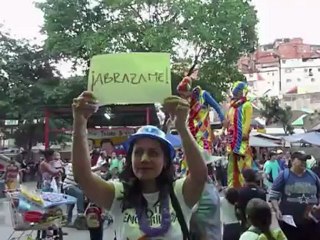 Abrazos contra la violencia