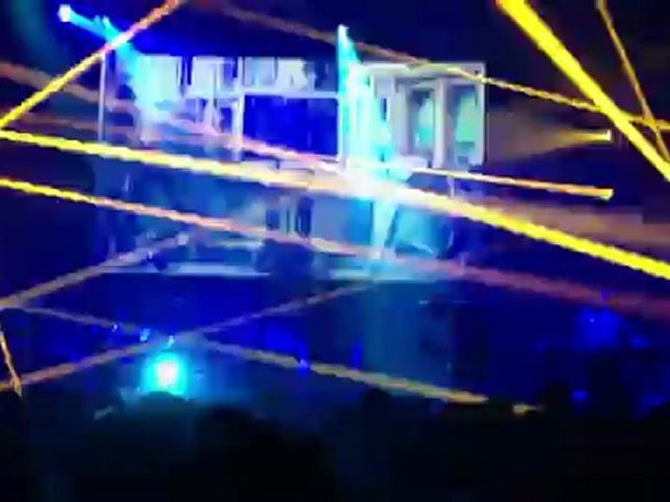 NUITS SONORES : BIZARRE LOVE TRIANGLE (LIVE) - NEW ORDER