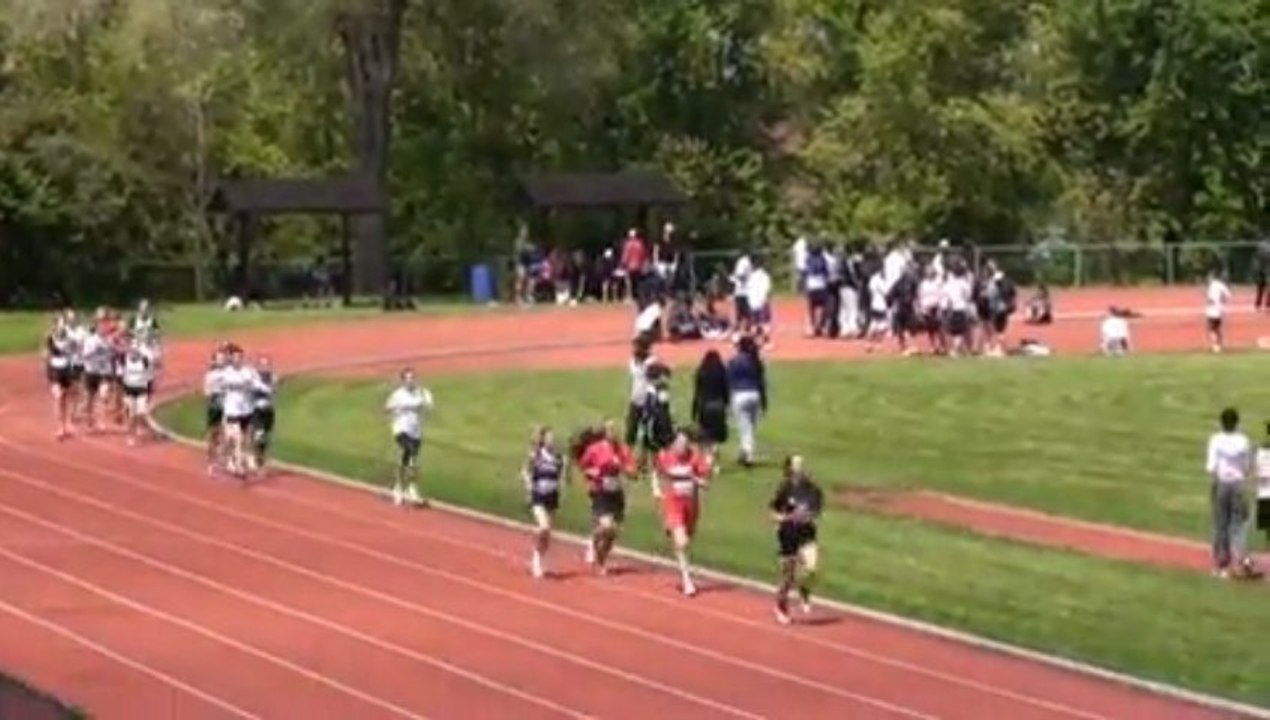 Meilleure coureuse des écoles secondaires à Montréal 2012 - Juvénile féminin 1500m