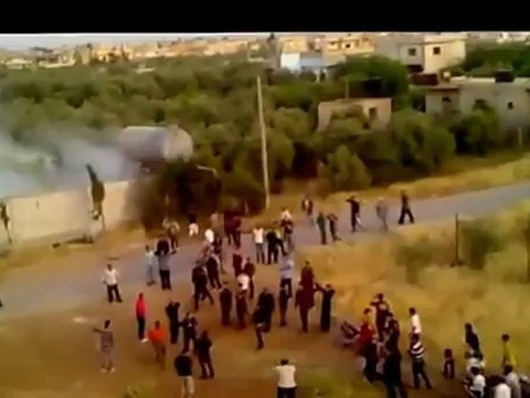 Syria فري درعا برس ‫القصف واطلاق النار على مدينة داعل 22 5 2012‬ Daraa