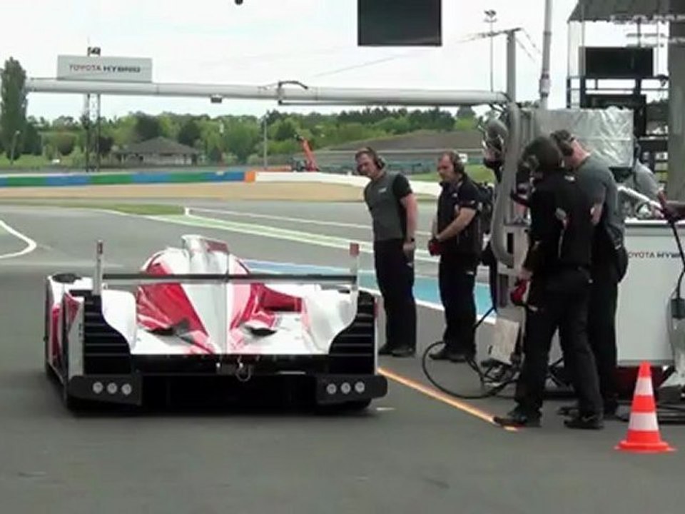Toyota Hybrid TS030 - Pit stop électrique ! - Magny-Cours