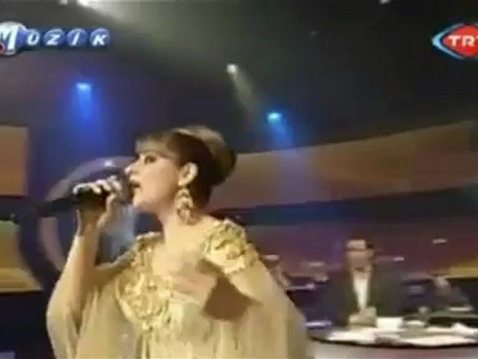 Bir ateşim yanarım,külüm yok dumanım yok !.. - Zara