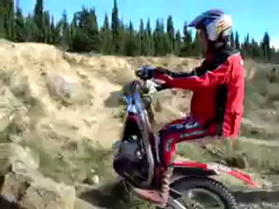 Adam raga sin rueda(bajaryoutube.com)