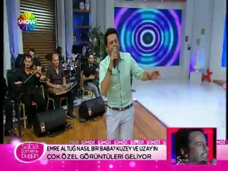Emre Altuğ  Adını Söylerdim şarkısını seslendiriyor