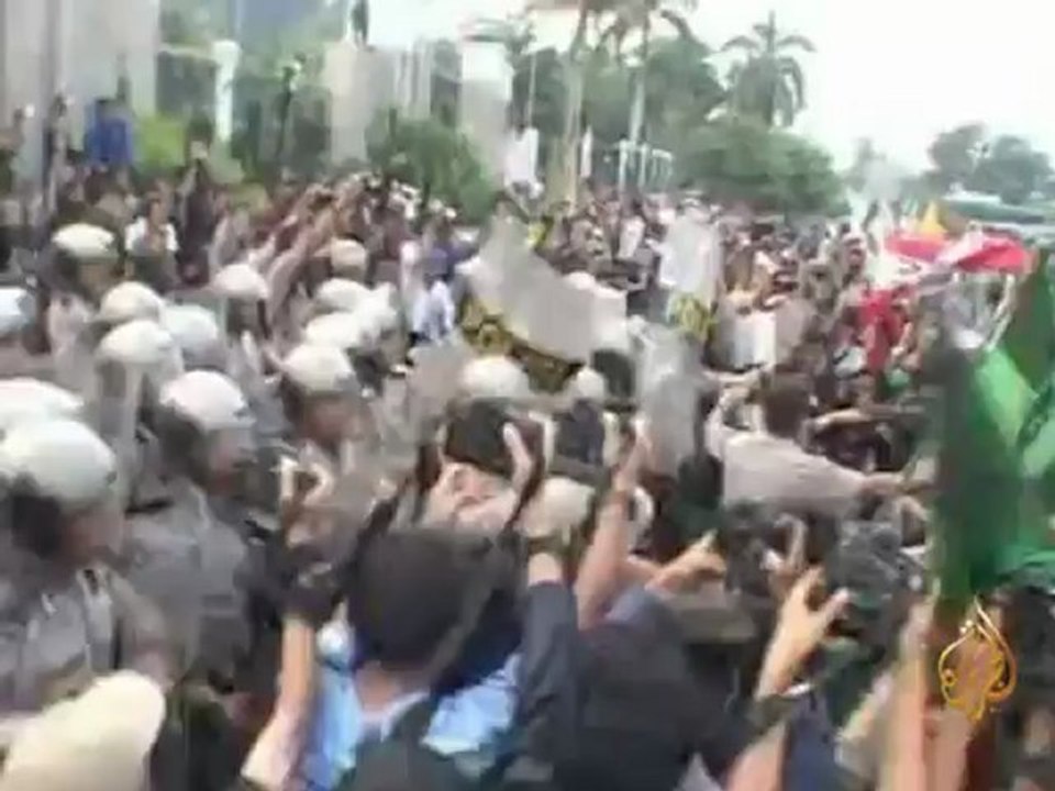 اندونيسيا .. مواجهات الفساد