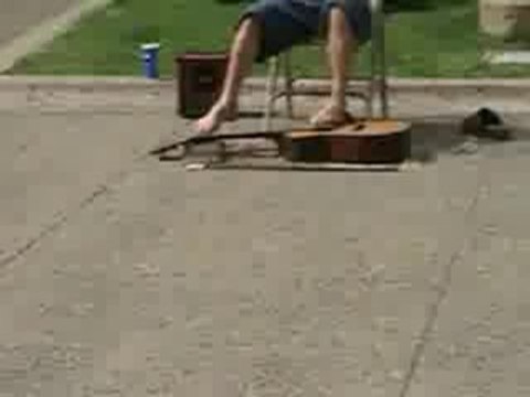 Jouer de la Guitare avec ses pieds