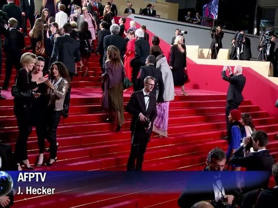 Benicio del Toro, Agnès Varda on Cannes red carpet