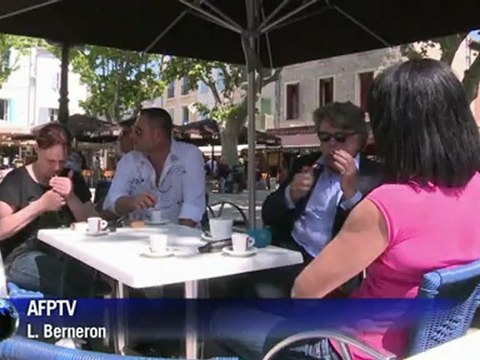 L'avocat Gilbert Collard en campagne pour le FN dans le Gard