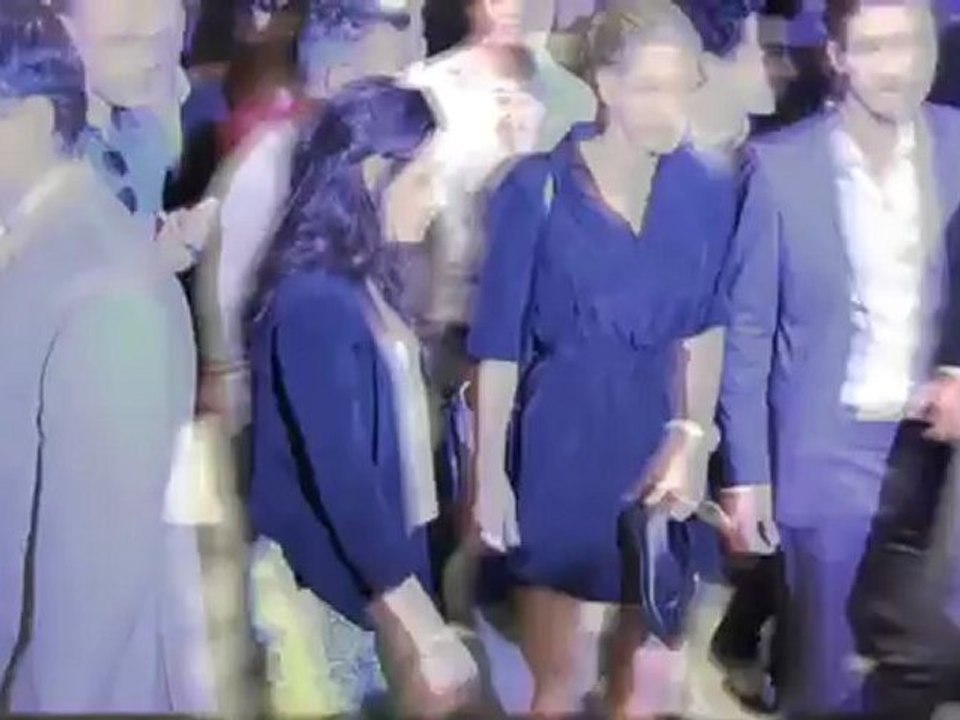 Robert Pattinson raste mit einem Schnellboot in Kristen Stewart's Arme