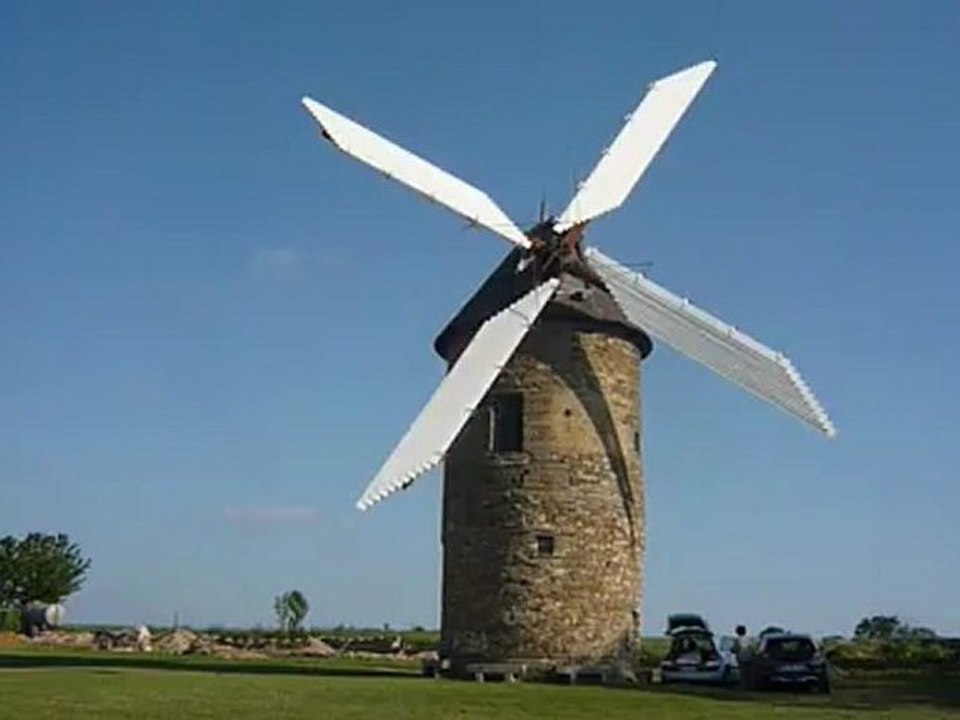 le moulin à vent de Bertaud à  Bain-de-Bretagne restauré
