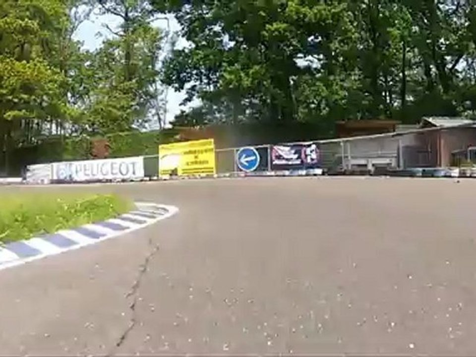 Tour en caméra embarquée à l'ASCAP Racing