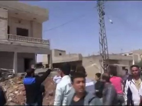 Syria فري برس حمص تلبيسة لجنة المراقبين عند احد الحواجز 24 5 2012 ج2 Homs
