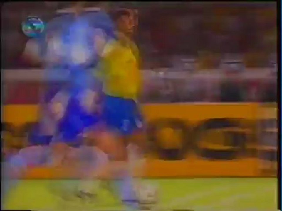 1995 (October 11) Brazil 2-Uruguay 0 (Friendly).avi