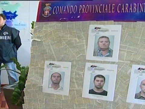 assalti ai bancomat presa la banda