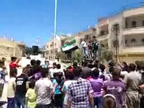 Syria فري برس حماه المحتلة حي الحميدية مظاهرة أبطال الـحي 2012 5 26 Hama