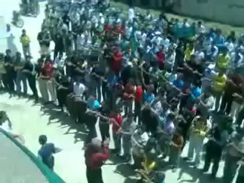 Syria فري برس حمــاة المحتلة مظاهرة في قرية الحواش بسهل الغاب 27 5 2012 Hama