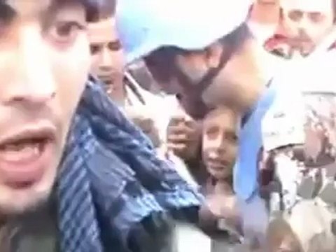 Syria فري برس درعا خربة غزالة تحدث الأهالي والجيش الحر للمراقبين 27 5 2012 Daraa