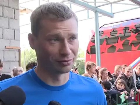 А. Березуцкий: брат отдыхает на пляже, а я пашу на сборах