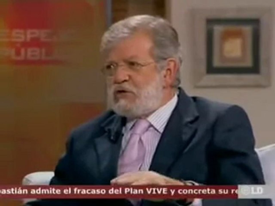 Ibarra arremete contra "los medios de extrema derecha"