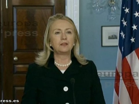 Clinton niega que EEUU suavice sanciones contra Irán