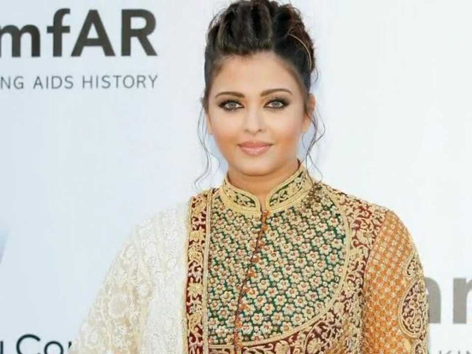 Aishwarya Rai Bachchan Dazzles The Glorious Cannes 2012 - Bollywood Babes