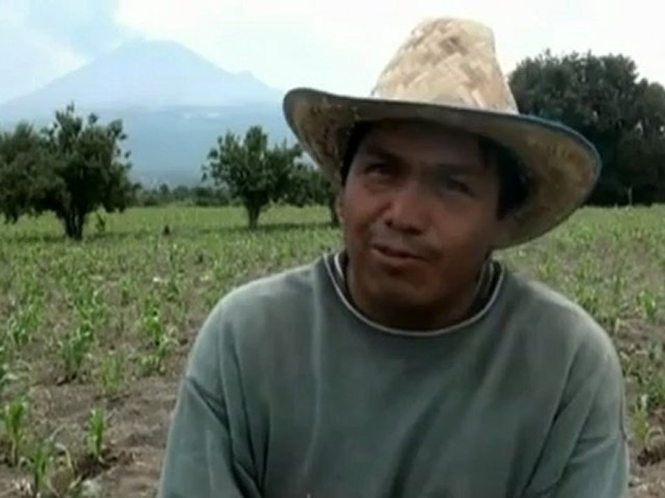 Mexican volcano rumbles on