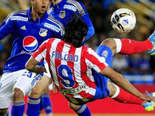 Les deux chefs-d'œuvre de Falcao !