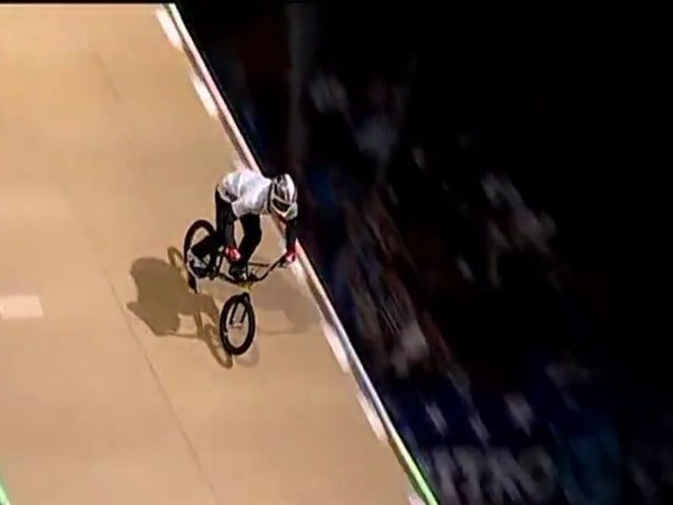 Le premier backflip tailwhip to late 360 du monde !