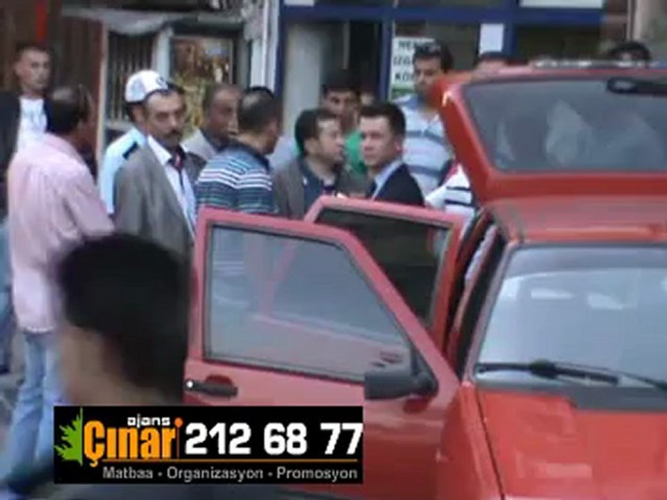 Aksaray'da yol ortasındaki araç bomba paniğine neden oldu