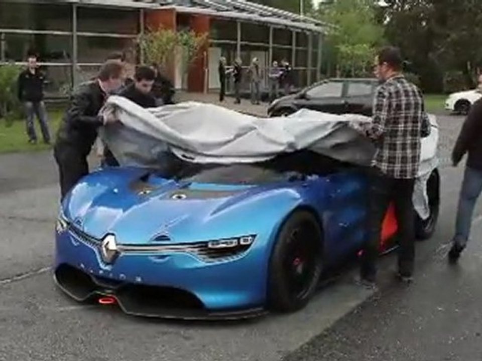 Sur circuit : Renault Alpine A110-50, un concept pour les 50 ans de la Berlinette