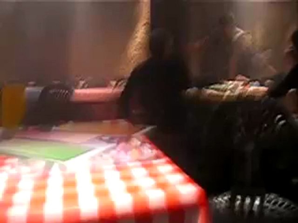 Disaster café