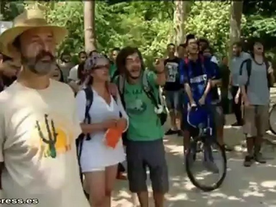 Príncipes y Wert increpados en la Feria del Libro
